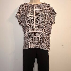 Vince Cream and Black Boxy Silk Short Sleeve Blouse - Size Small